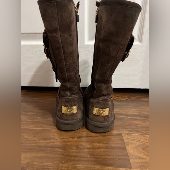 UGG Cargo Pocket Sherpa Boots Chestnut color Size 7 - Picture 4 of 9